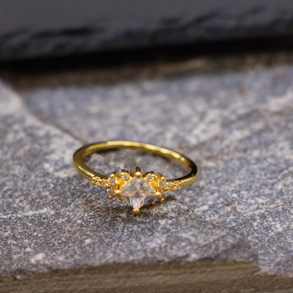 😍Noble Square Flower Gold Plated Princess Ring for Women, LDMCM074-6 - Picture 8 of 14